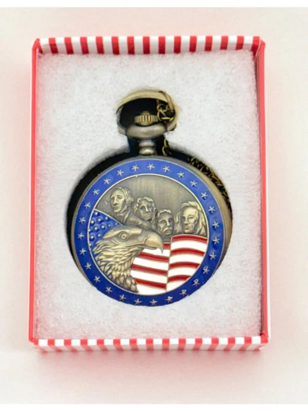 Strada Patriotic Pocket Watch w/Eagle & Mount Rushmore w/New Battery and Box
